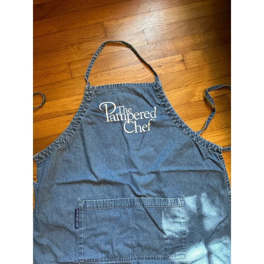Pampered Chef Denim Two-Pocket Consultant Blue Jeans Baking Apron One Size